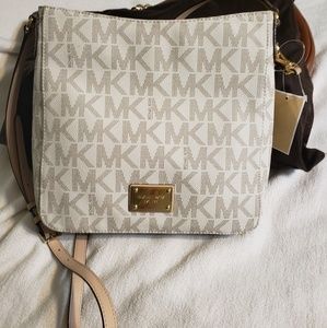NWT Michael Kors Jet Set XL crossbody